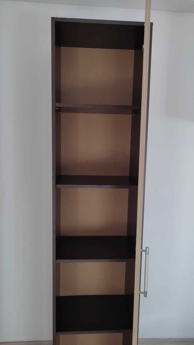 Dulap din PAL cu rafturi