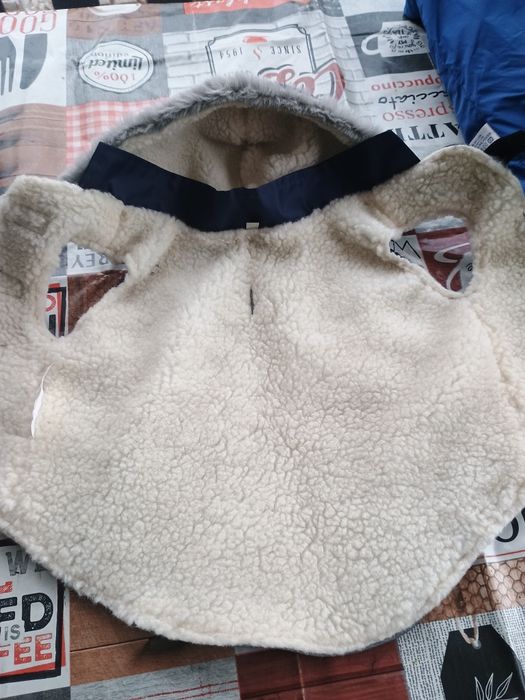 Кучешко якенце със сваляща се качулка