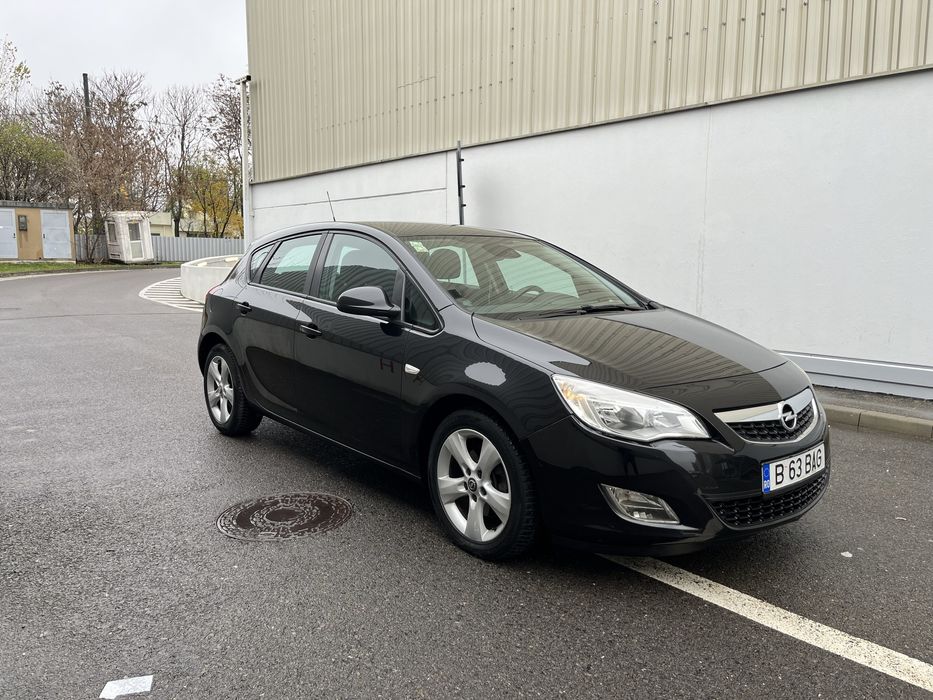 Vand Opel Astra J Euro 5 hatckback An 2012 1.7 CDTI 168.000 km realii