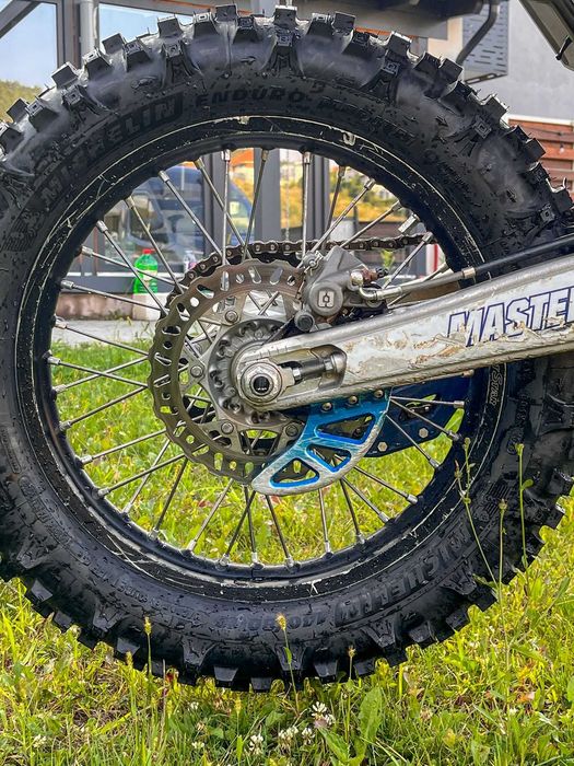 Vând Husqvarna TE 300 TBI '24 - enduro, functionează perfect