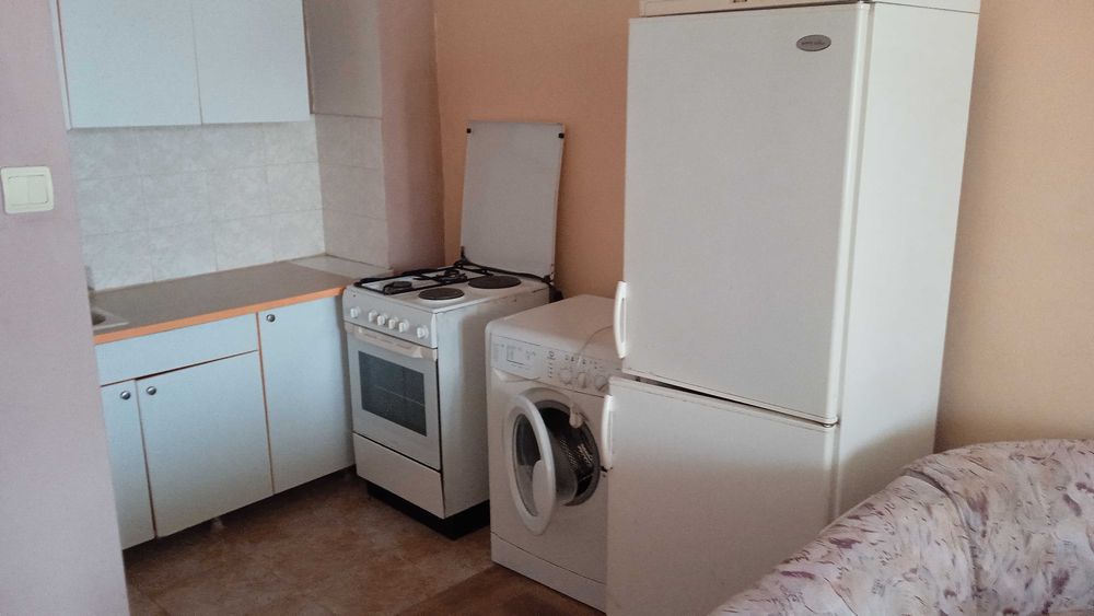 Дава се под наем Двустаен апартамент в Бургас, Меден рудник - зона А - 72 кв.м за 204 € - Снимка #1