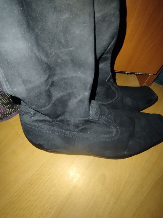 Cizme lungi piele întoarsă ,stare f bună + hanorac cadou