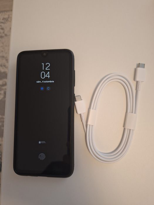 Vand Samsung Galaxy A70 cu stocare de 128GB si 6RAM