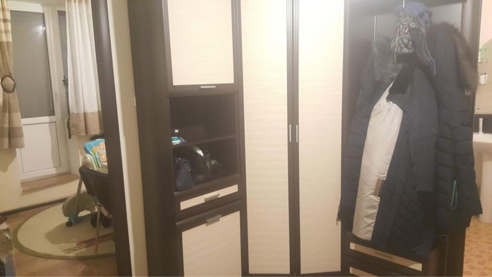 Продам шкаф в прихожую