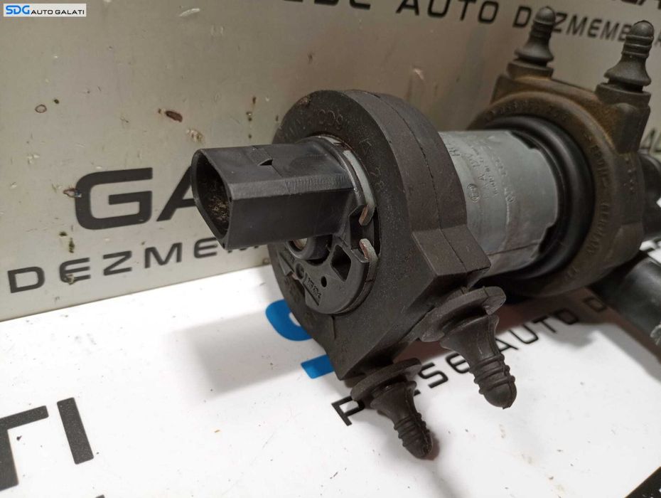 Pompa Secundara Auxiliara Recirculare Apa Bosch Volkswagen Transporter 2010 - 2015 Cod 0392020073 [M5989]