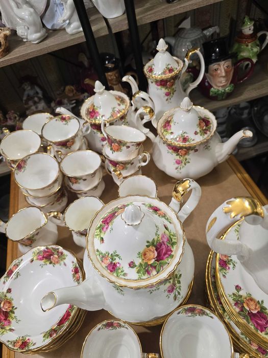 140 части !Royal Albert – Old Country Roses!
140 части  24K позлата !