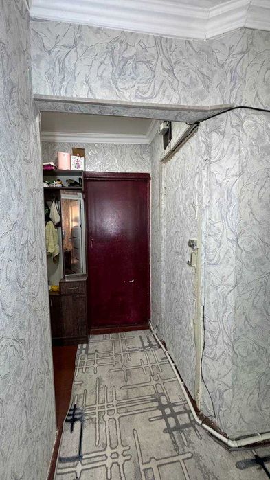 Заканал  28-мактаб 1 қаватда 2 хонали квартира сотилади. ID: 1455