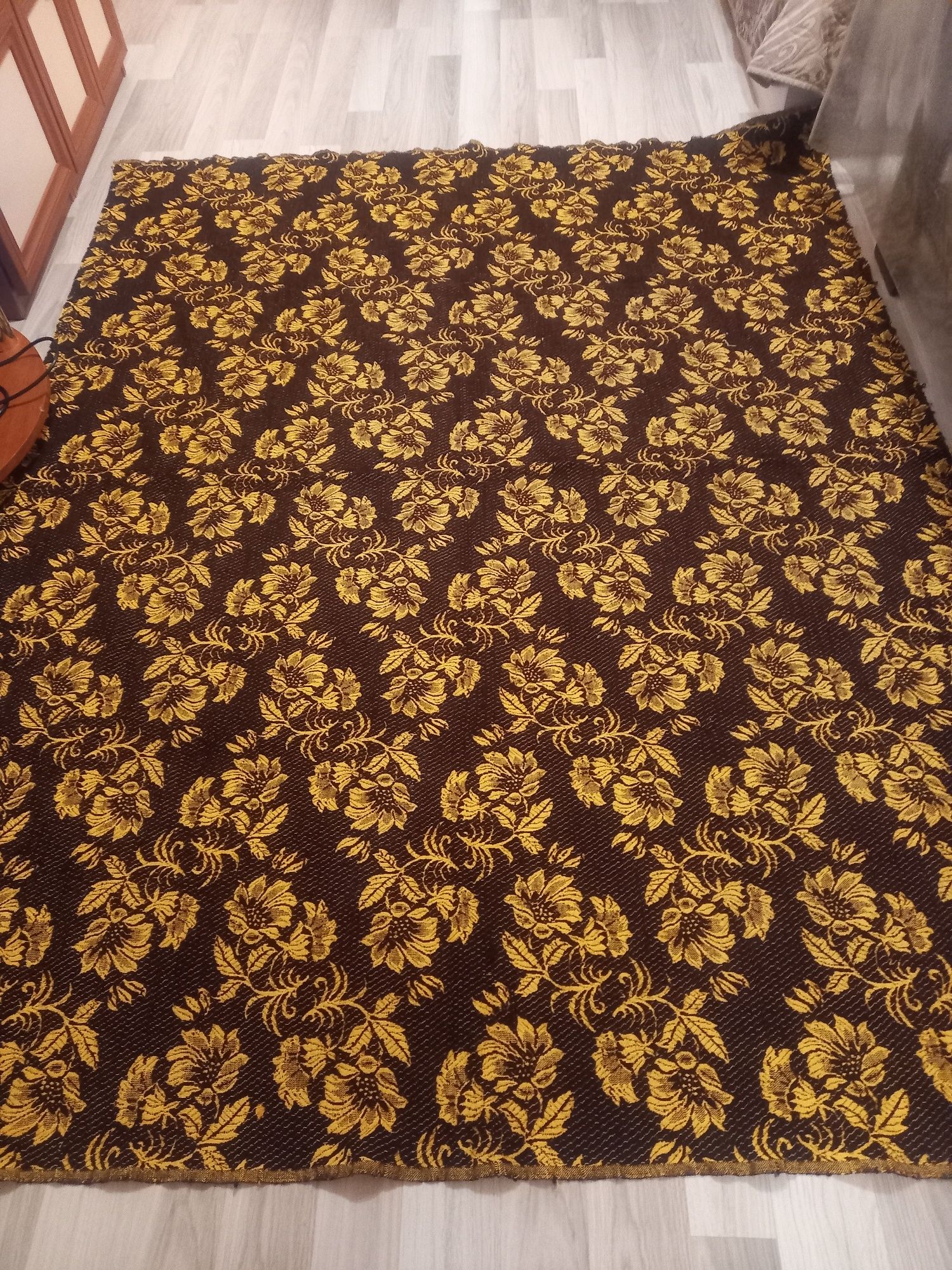 Чисто нов битов килим