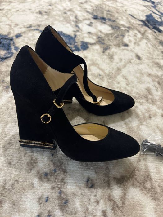 Продается элегантная женская обувь