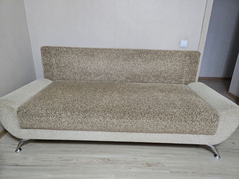 Диван двух местный