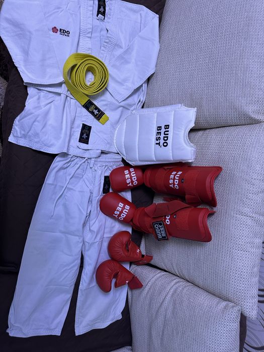 Kimono karate - echipament complet, stare excelenta