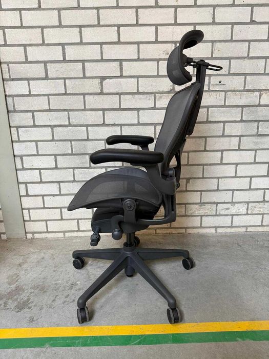 Showroommodel Herman Miller Aeron Remastered Graphite (Atlas Headrest)