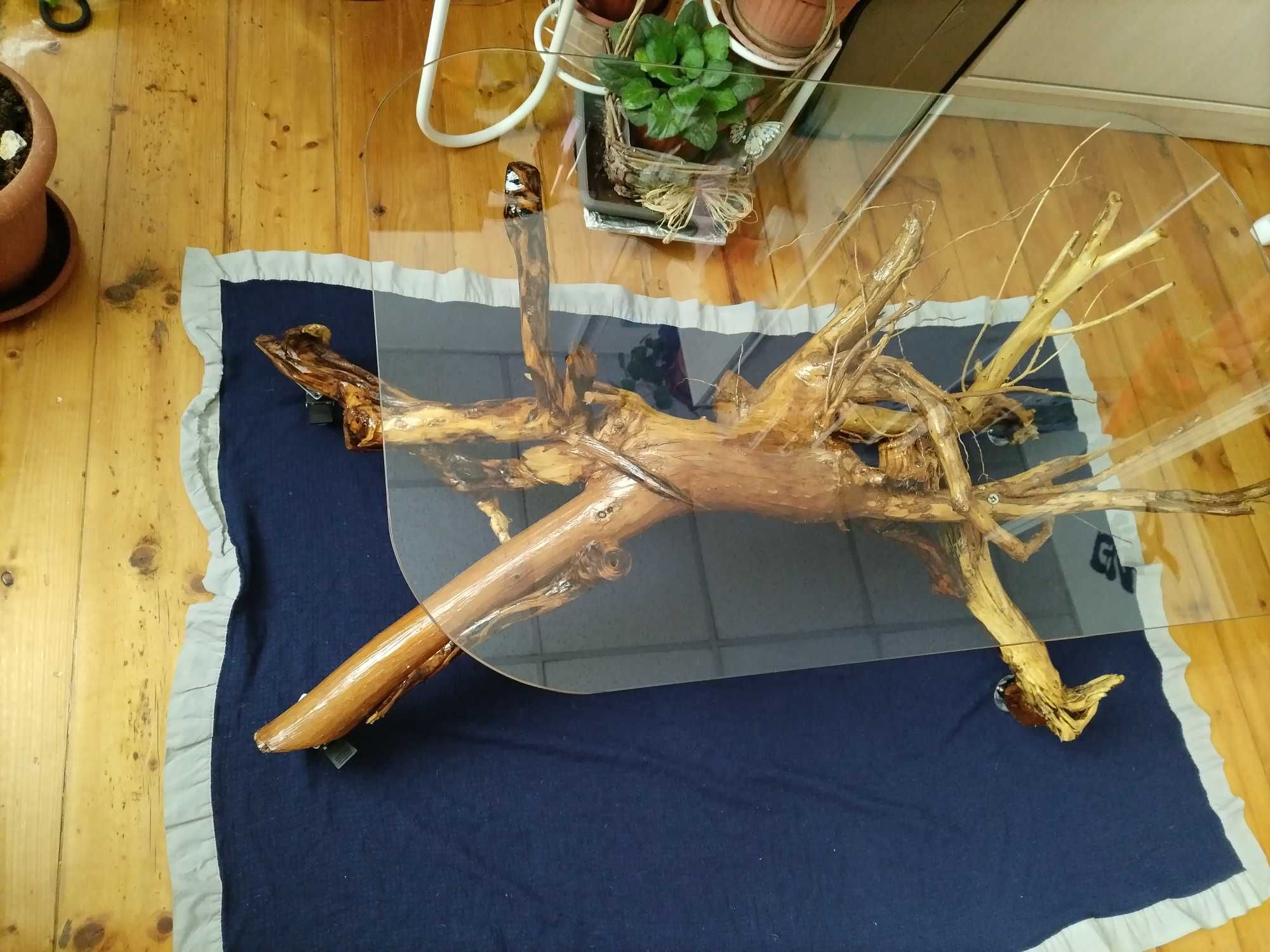 Уникални маси, ръчно изработени.