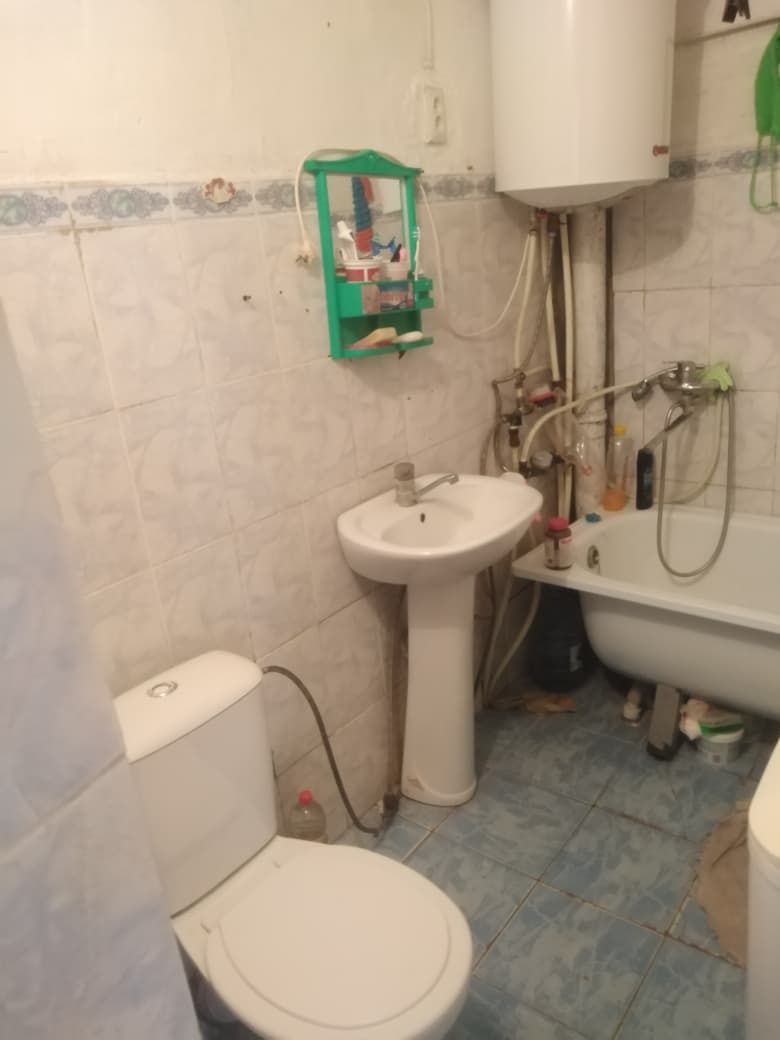 Продам квартиру срочно зимои теплой 2 комната