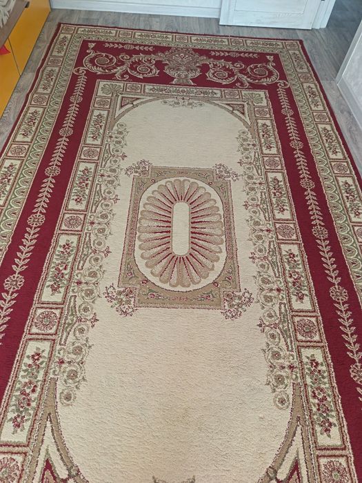 Продам ковёр в хорошем состоянии