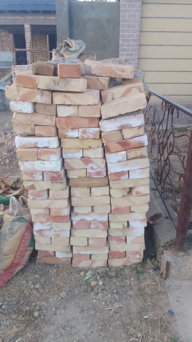 Женный кирпич жаңа