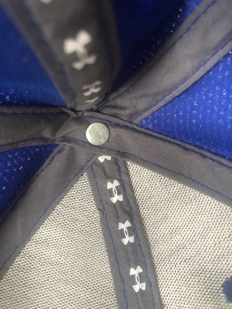 Under Armour шапка нова