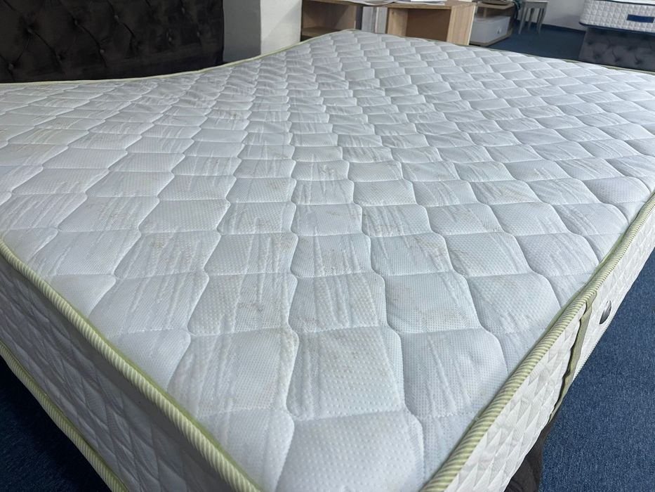 Vând 2 saltele NOI 160 X 200  cu mici defecte