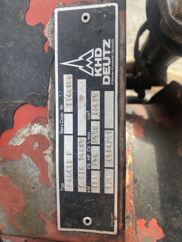 Motor Deutz F8L413 cu 8 cilindrii