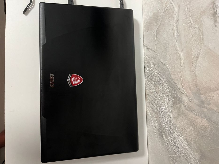 Vând laptop gaming msi