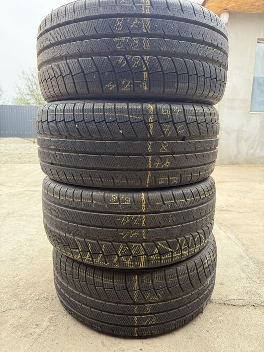 Set cauciucuri iarna aproape noi 245/40 R19 Davanti Wintoura +