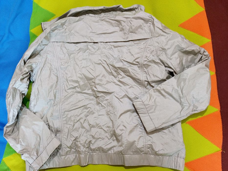 Ветровка 50-52 р. и кеды 40 р.