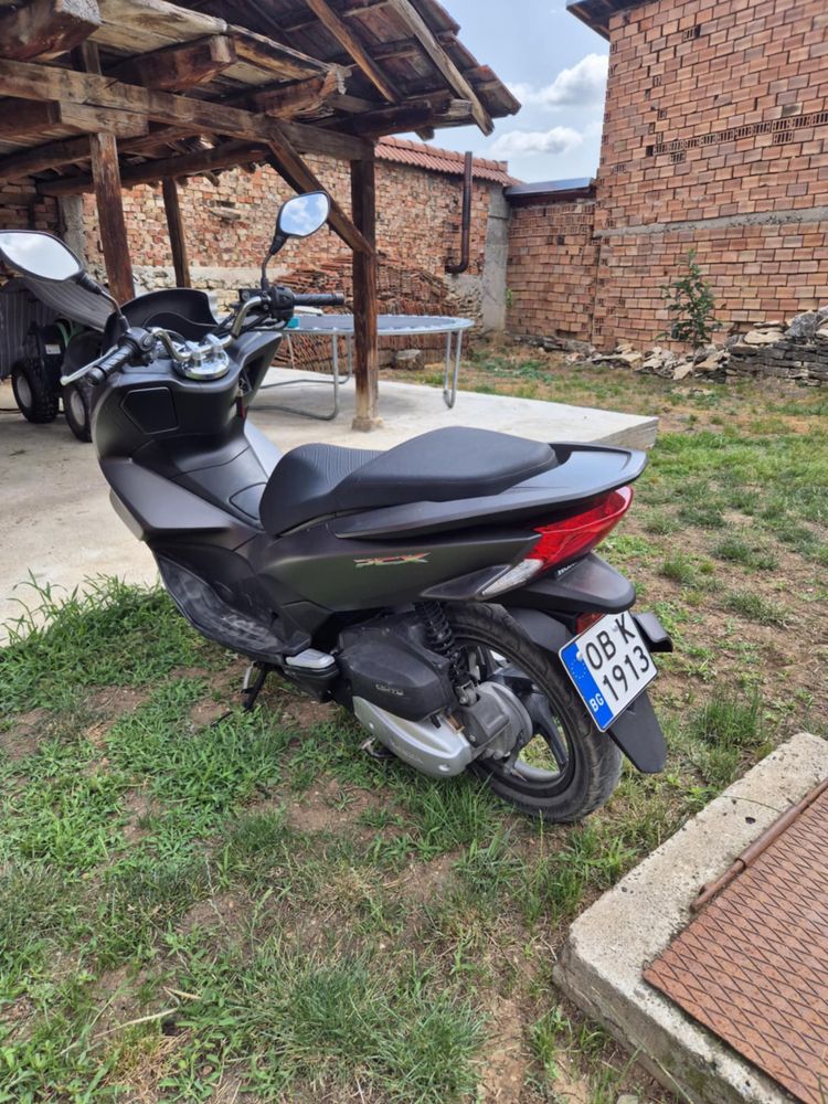 Продавам Honda PCX 125