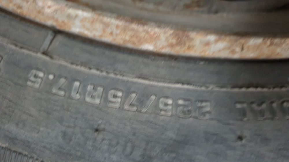 Джанти с гуми 225 75 17.5 ласа