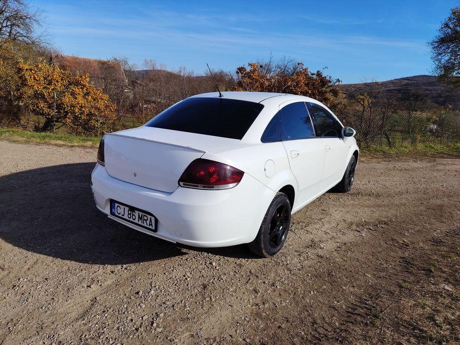 Vând Fiat Linea motor 1.4 benzina