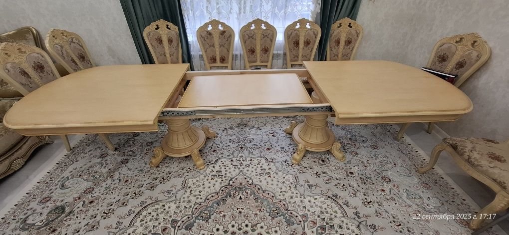 Стол раздвижной для гостинной отличного качества