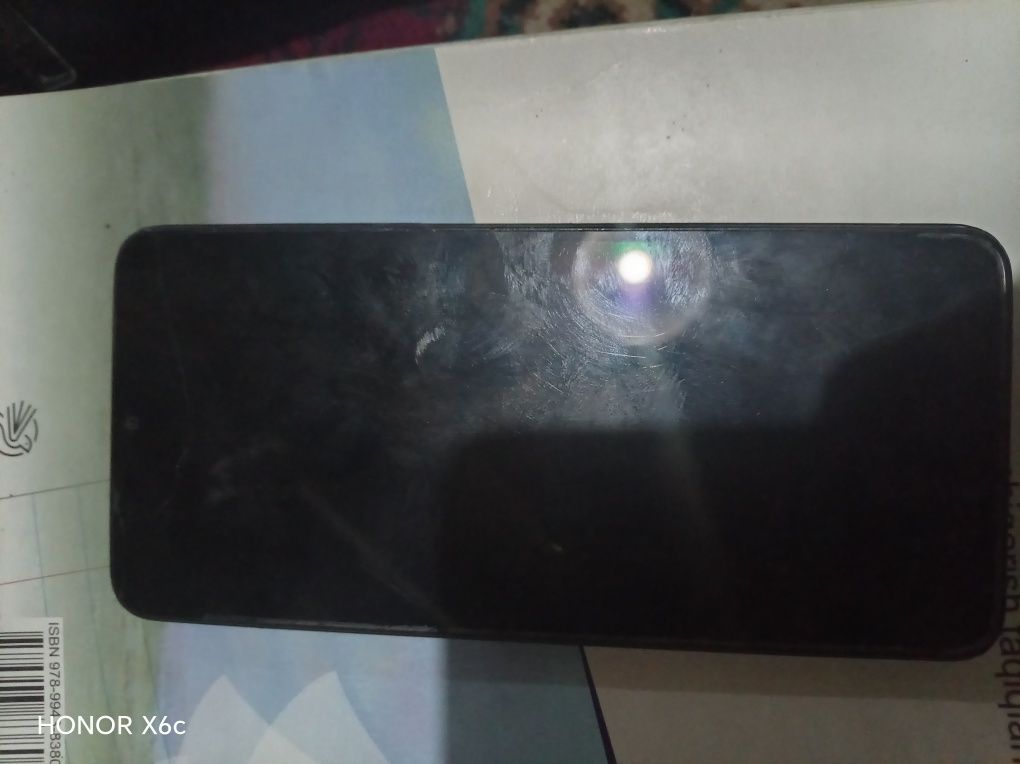 Redmi 13c holati ideal xotira 8/256 kamchilik yuq batareya 2 kun bemal