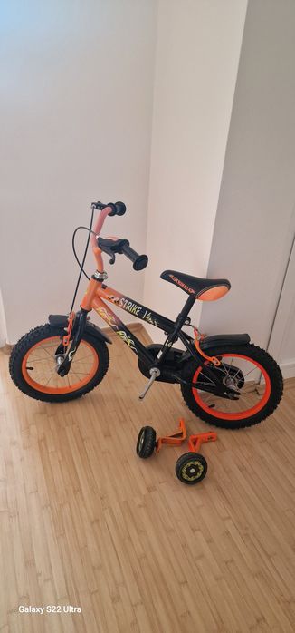 Vând bicicleta de copii