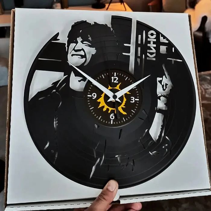 Продаю  авторские настенные часы