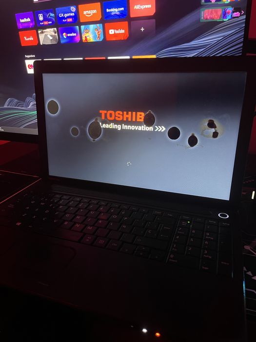Laptop toshiba satelite 8gb ram perfect pentru office
