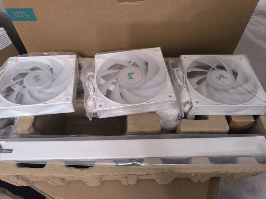 Водно охлаждане Deepcool LS720 SE WH