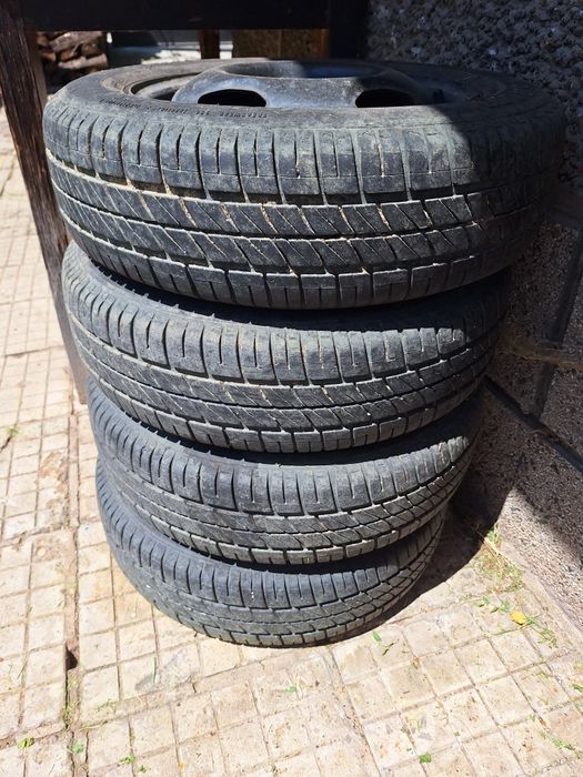 Продавам 4 броя гуми с джанти за vw polo