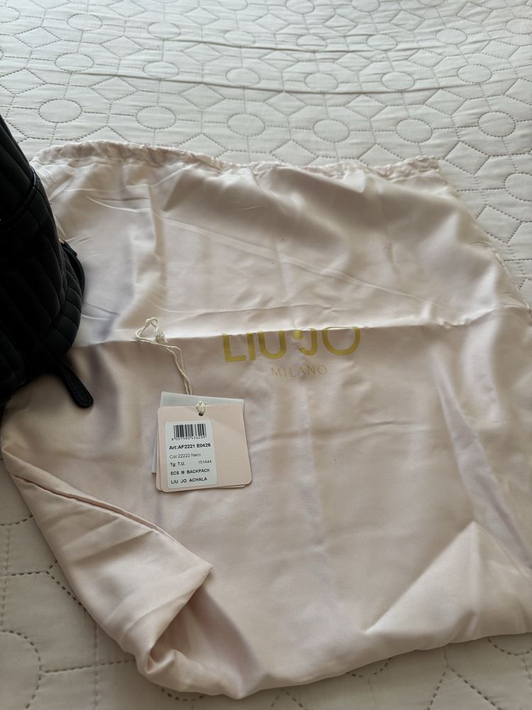 Продавам раница на Liu Jo