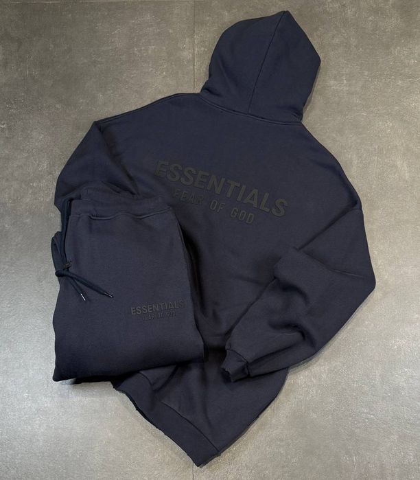 Мъжки екип Essentials