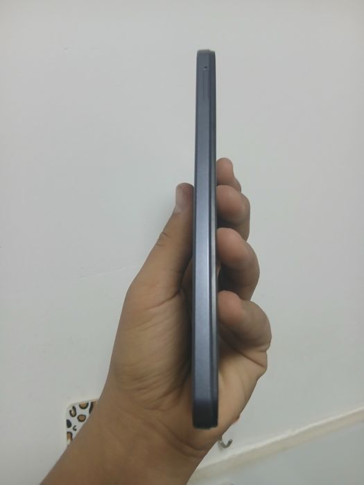 Meizu 20  telli aybi yoq , ideal.Podarkaga olingan . Bez karobka .