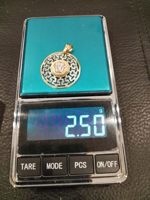 Златна висулка "Versace"