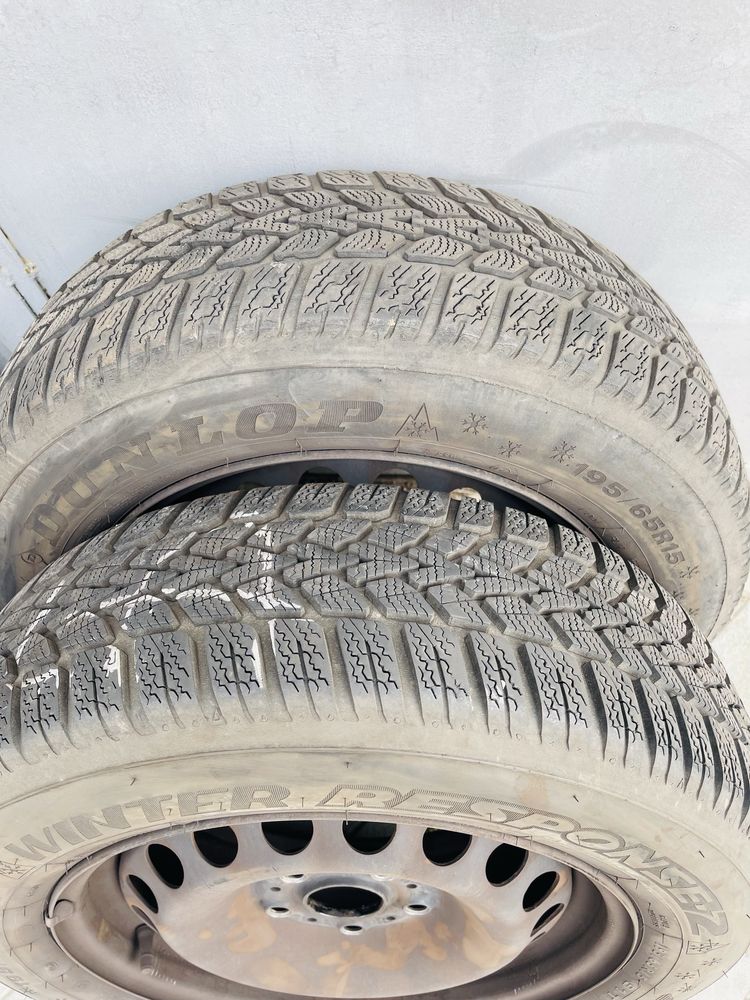 4 броя джанти с зимни гуми Dunlop 195/65/15 за Golf 7