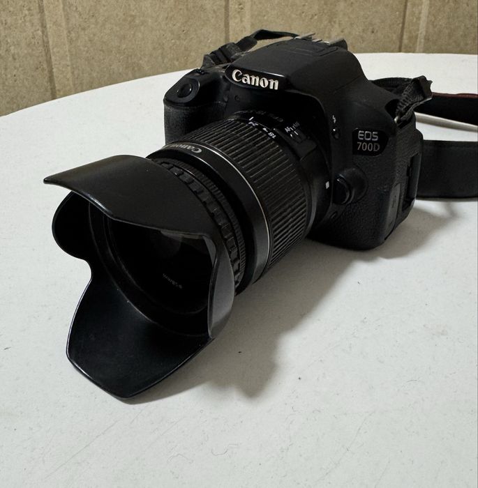 Canon 700 foto aparat