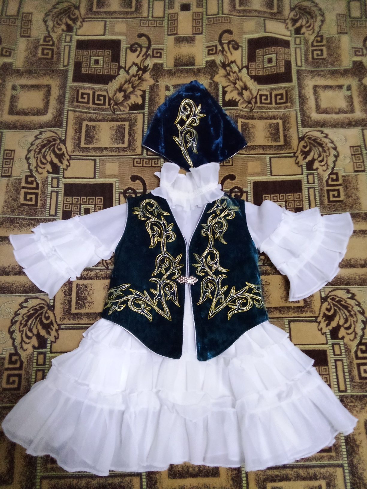 Продам казахское платье за 6 тысяч