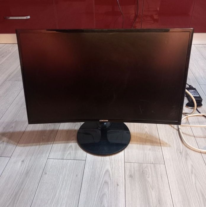 Vand Monitor Curbat Gaming de 27" Samsung