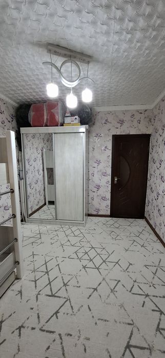 Yangi holatdagi shkaf sotiladi