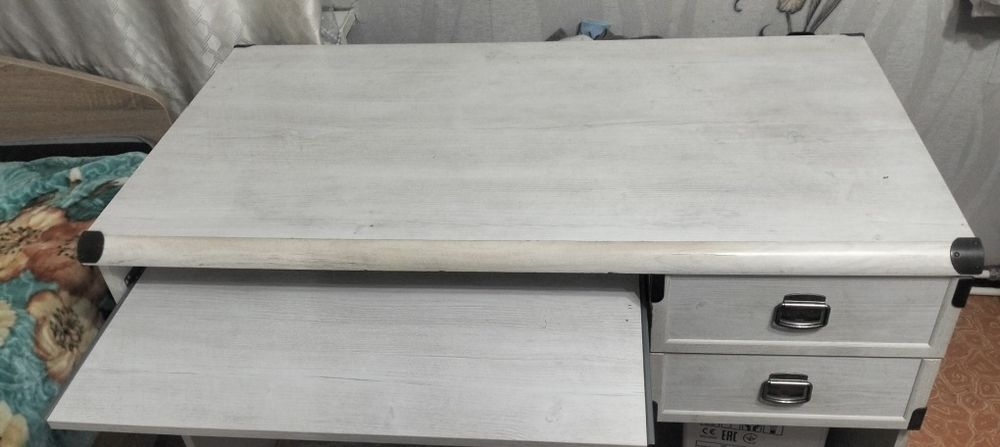 Стол компьютерный