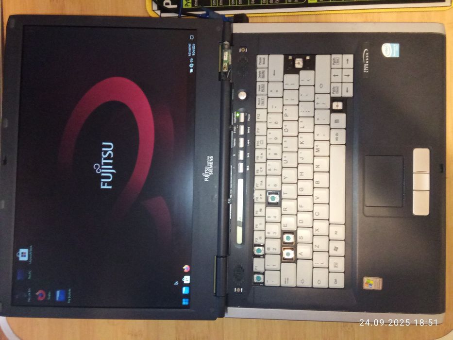 Laptop Fujitsu Siemens Lifebook C1320 – retro, funcțional, Windows 10