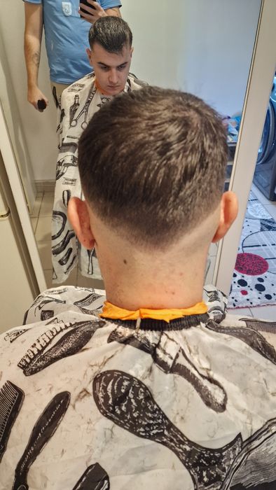 Frizer începător  tund la domiciliu clientului sau al meu