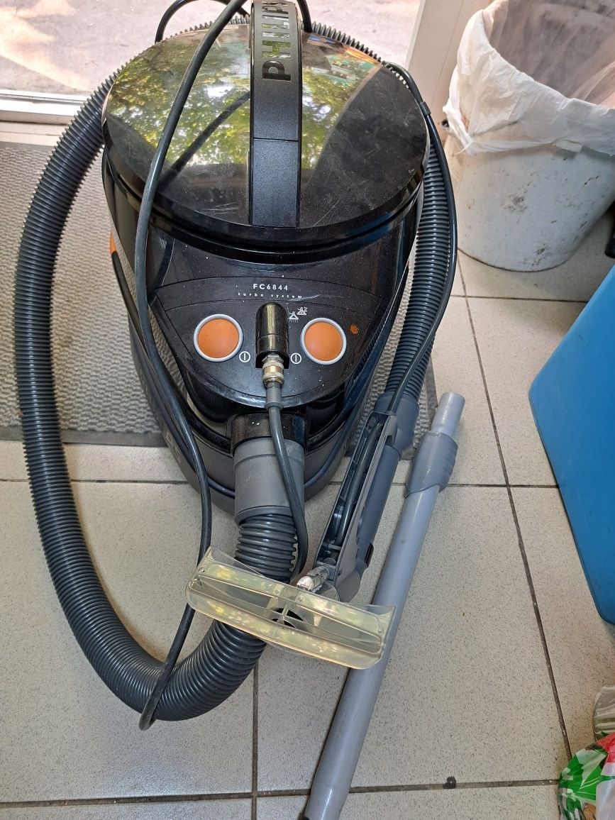 Aspirator cu spălare Philips FC6844