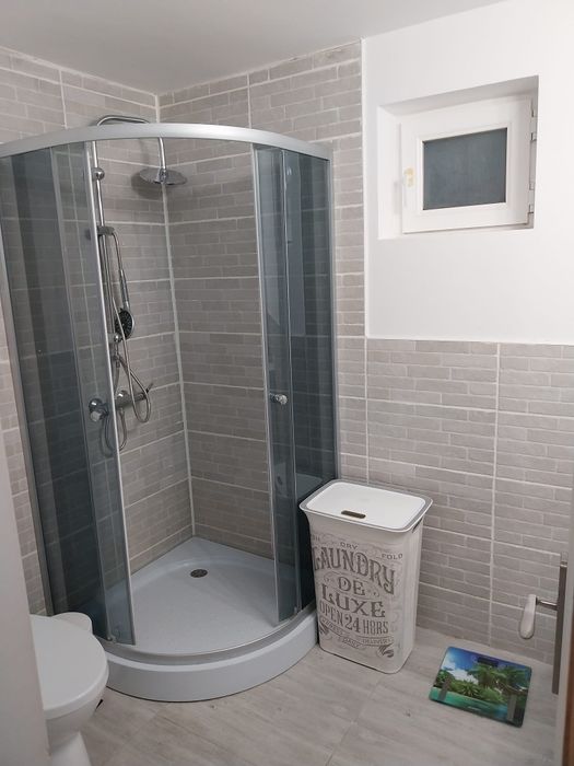 Inchiriez casa aproape de Aurel Vlaicu ( Medeea)